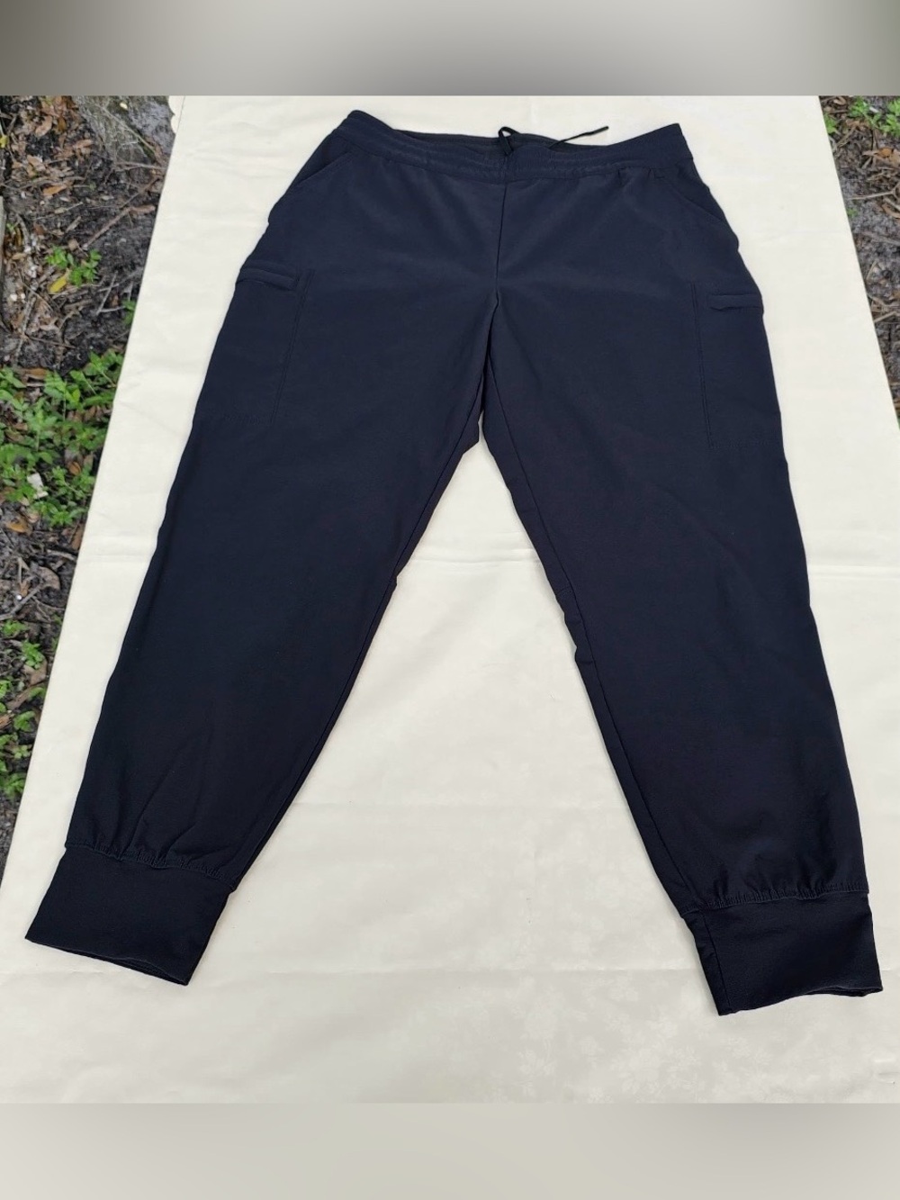 The North Face Women’s Black Cargo Jogger Pants Size L - Picture 11 of 12